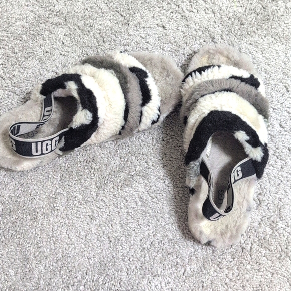 UGG Fluff Yeah Slides - Picture 1 of 4